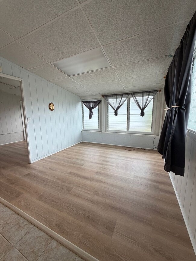 Building Photo - 3 BDRM/1 BATH with Ohana Unit
