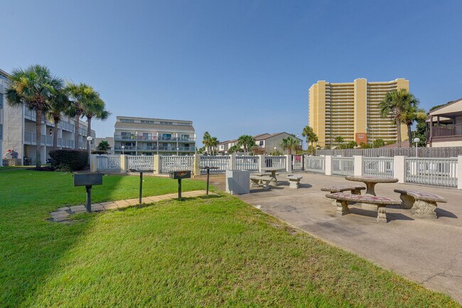 Building Photo - 17614 Front Beach Rd