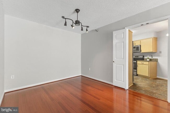 Building Photo - 14801 Pennfield Cir