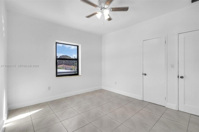 Building Photo - 130 SW 31st Ct