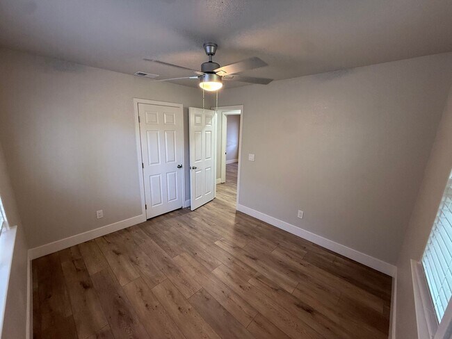 Building Photo - 3 Bed| 2 Bath | 1153 SF | Private Driveway | Single Story | Tenant pays $175 monthly for WS&G