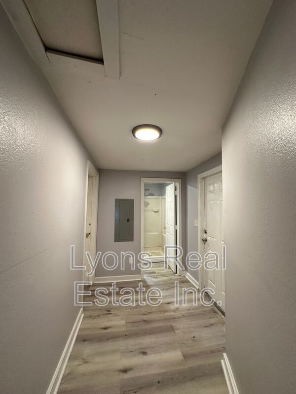 Building Photo - 2115 Crawford St