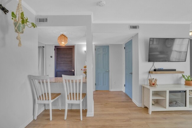 Building Photo - 4001 Anderson Rd