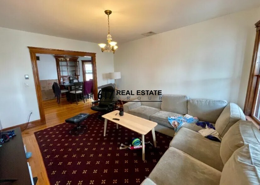 Building Photo - 449 Broadway