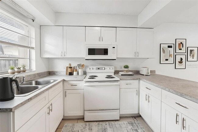 Building Photo - 1048 Buccaneer Dr