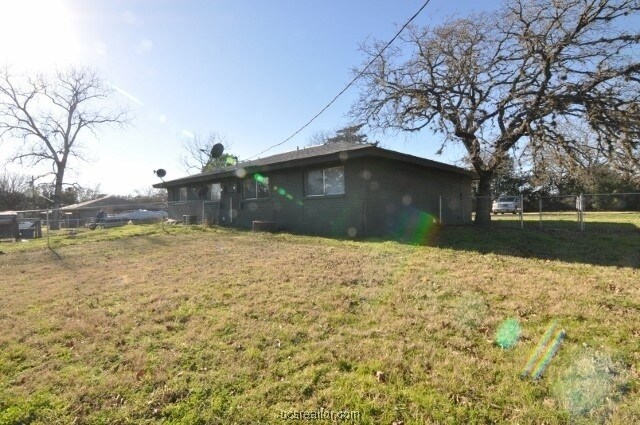 Building Photo - 16567 Farm to Market Rd 2154