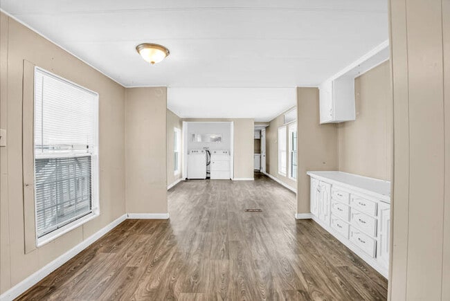 Building Photo - 248 2nd Ave