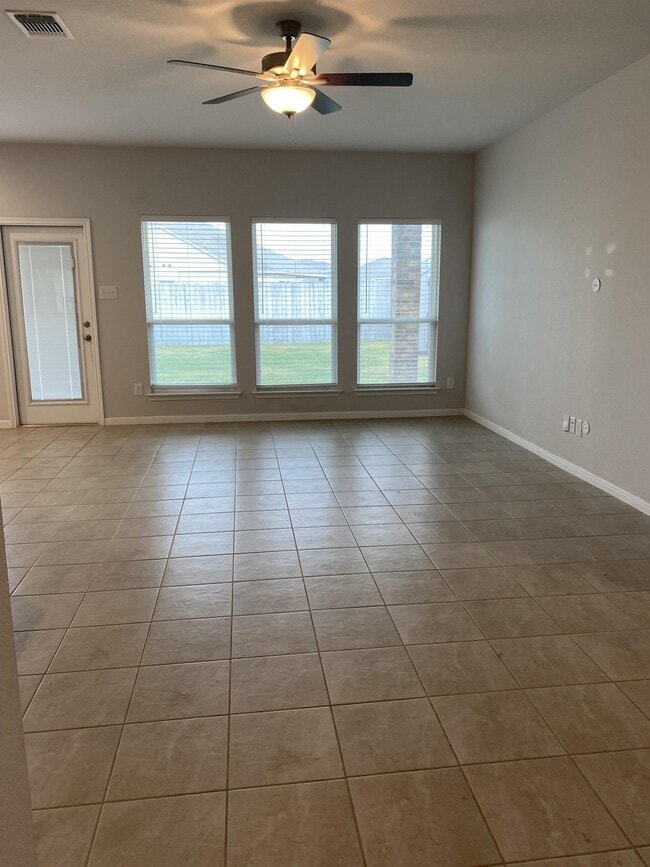 Building Photo - 924 Coriander Rd