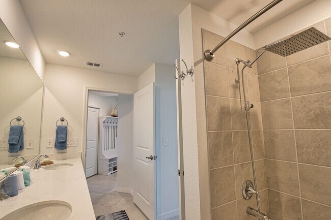 Building Photo - Golf Transfer New Construction 3-Bedroom 2-Bathroom First Floor Condo in the desirable Wellen Gol...