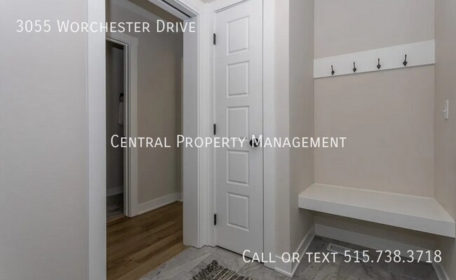 Building Photo - 3055 Worchester Dr