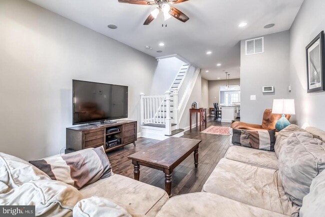 Building Photo - 3611 Hudson St