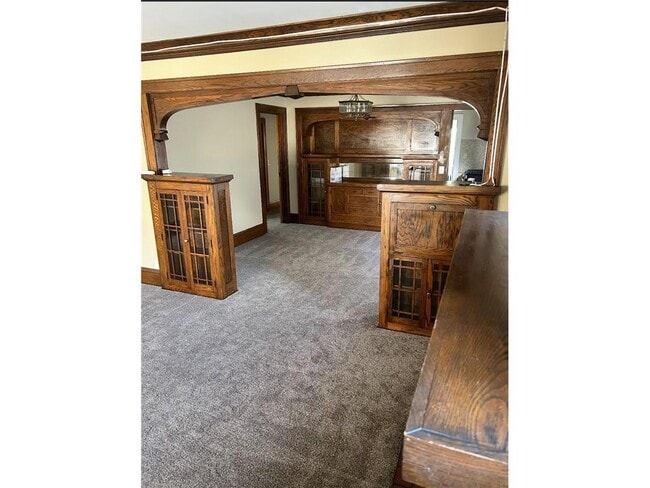 Building Photo - 989 Lincoln Ave