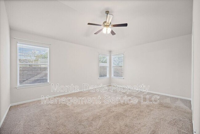 Building Photo - 336 Celery Loop