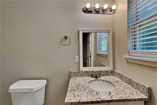 Building Photo - 4956 W Ridge Dr