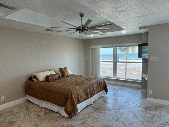 Building Photo - 8416 Seawall Blvd