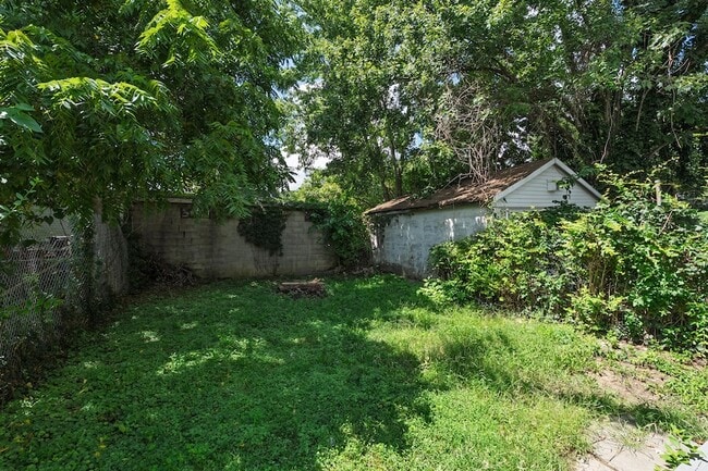 Building Photo - 2741 Dakota Ave