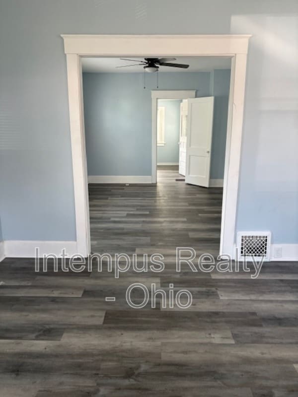 Building Photo - 306 Maplewood Ave