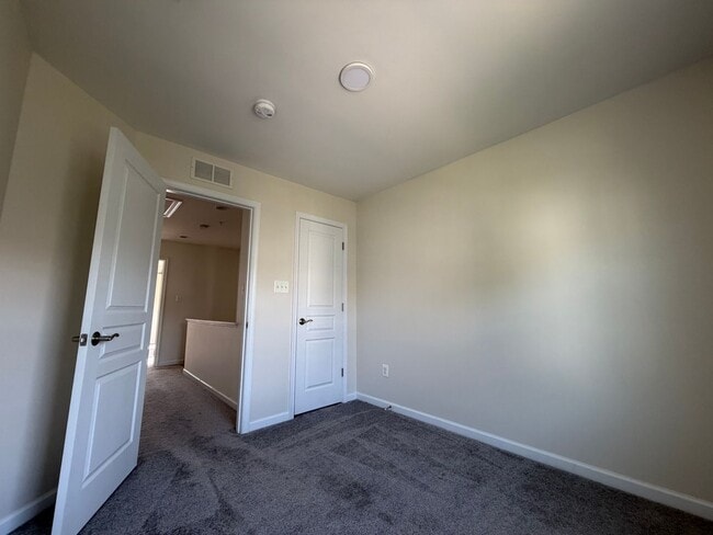 Building Photo - 43561 Marguerite Way