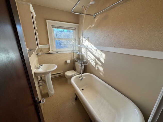 Building Photo - 1 Bedroom SW Portland / Easy Access to OHSU and Downtown