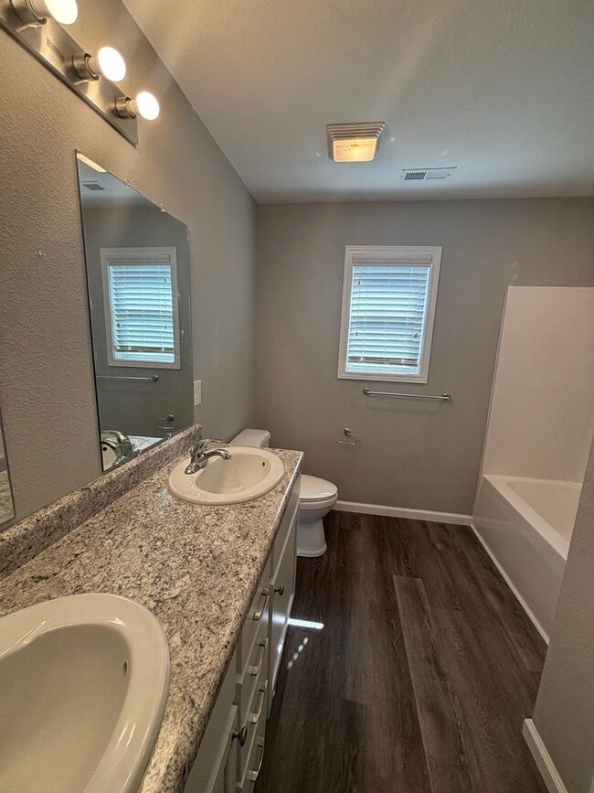 Building Photo - Beautiful 3BR/2BA Home in Peaceful Sevierv...