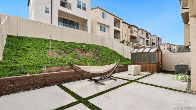 Building Photo - 15681 Rennyson Way