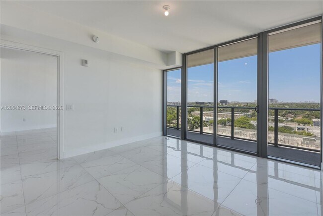 Building Photo - 1170 E Hallandale Beach Blvd