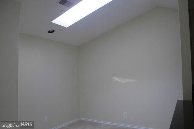 Building Photo - 9901 Boysenberry Way