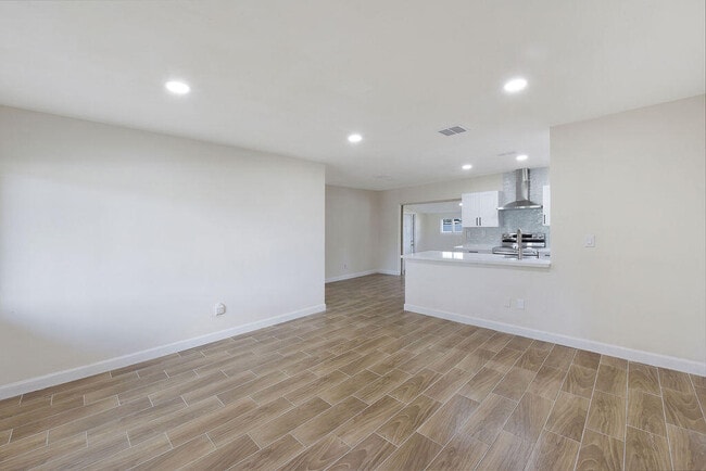 Building Photo - 710 Cayuga St