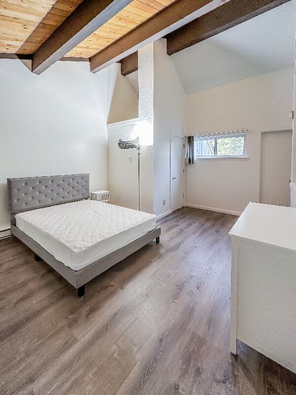 Building Photo - 807 Alder Ave