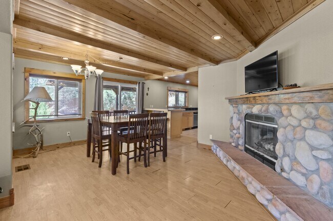 Building Photo - 307 Heath Dr