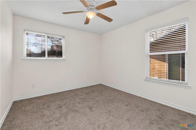 Building Photo - Well-Maintained 3-Bedroom Home – Ideal for Students & Professionals!