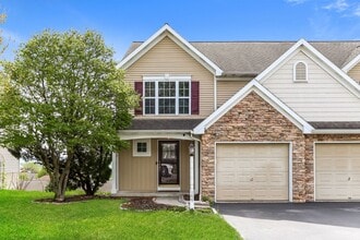 Building Photo - Beautiful 3 Bed, 4 Bath Home in Ephrata