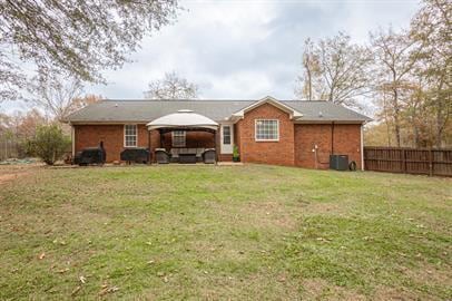 Building Photo - Available mid January!