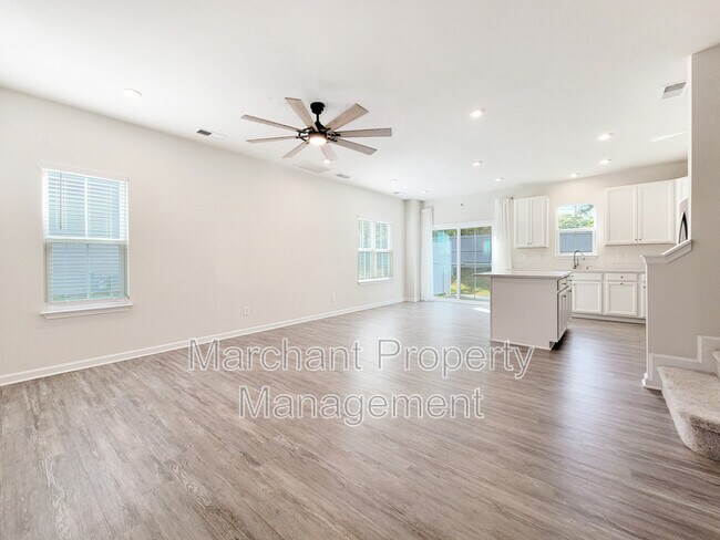 Building Photo - 111 Marthawood Ln