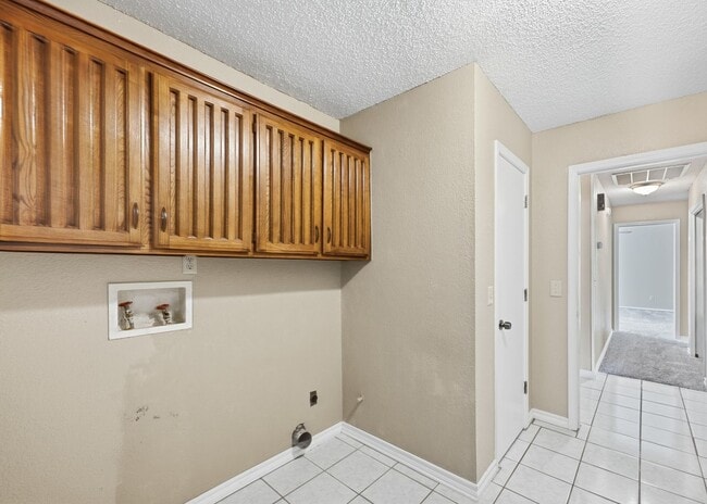 Building Photo - 7500 S Fern Ave
