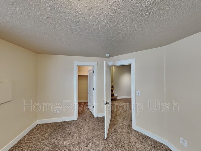 Building Photo - 10981 Topview Rd