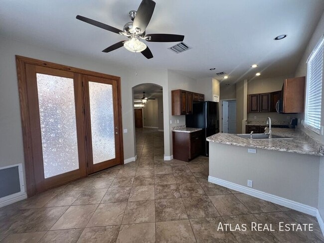 Building Photo - 9991 N High Meadow Trail