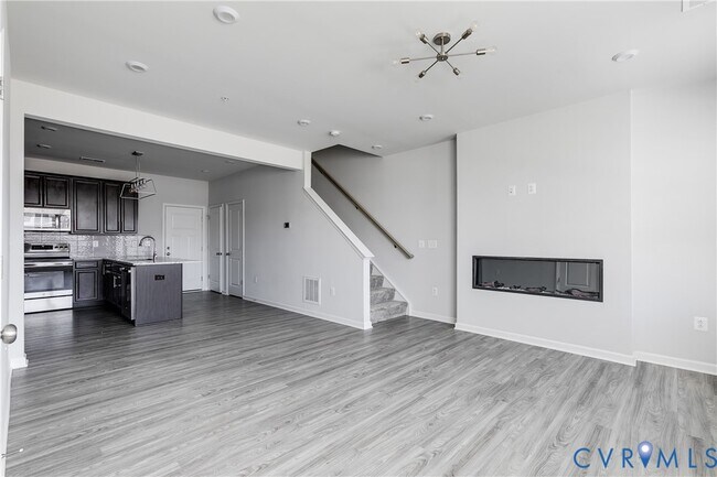 Building Photo - 713 McCormick Farm Dr