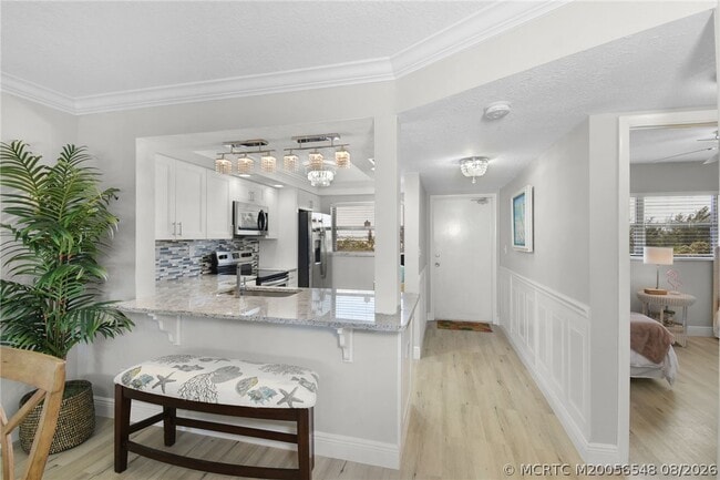 Building Photo - 10310 S Ocean Dr
