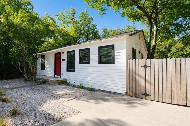 Building Photo - 3501 Grayson Ln