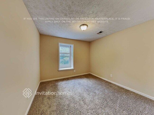 Building Photo - 990 Thousand Oaks Dr