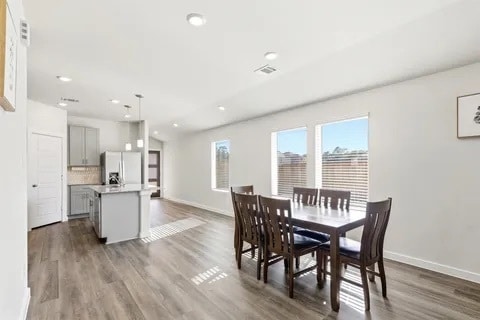 Building Photo - 216 Shore Pointe Ct