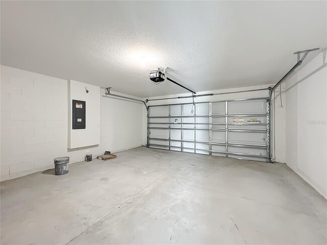 Building Photo - 8645 SW 45th Ct
