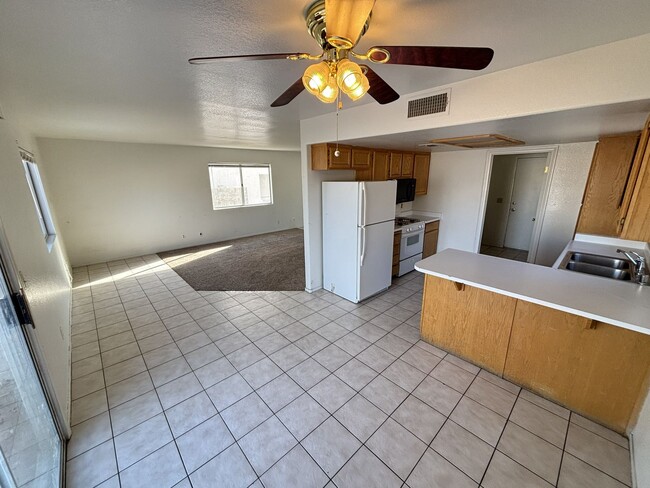 Building Photo - Charming 3Bed/2.5Bath/2Car home located in Summerlin
