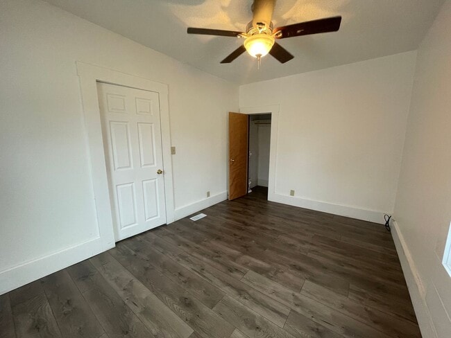 Building Photo - 2 Bedroom 1 Bathroom Home