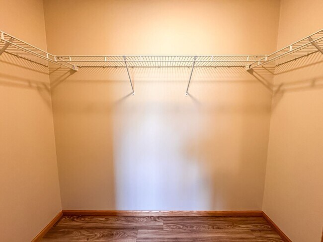 Building Photo - 2 Bedroom, 1 Bath Town Home