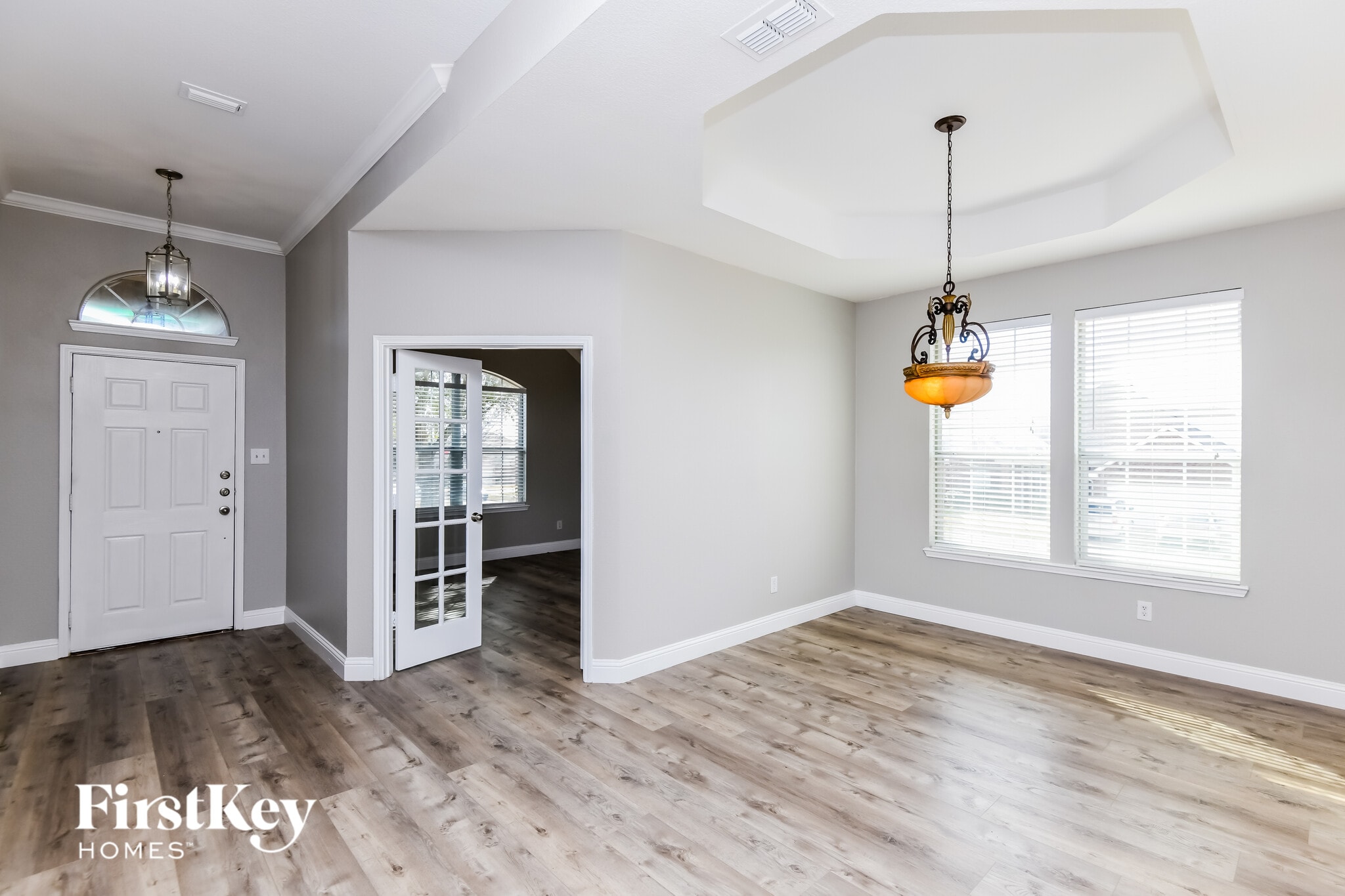 Building Photo - 860 Roaring Springs Rd