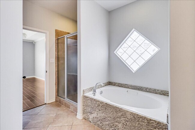 Building Photo - 5834 Aava Dr
