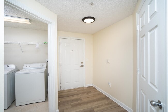 Building Photo - 4010 Grande Vista Blvd