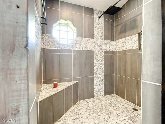 Building Photo - 2511 6th St NW